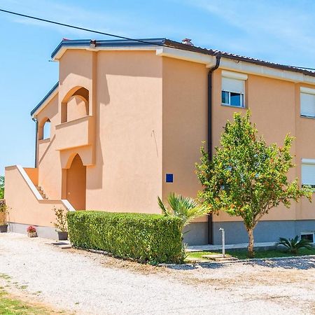 Nelly Apartments Привлака Екстериор снимка