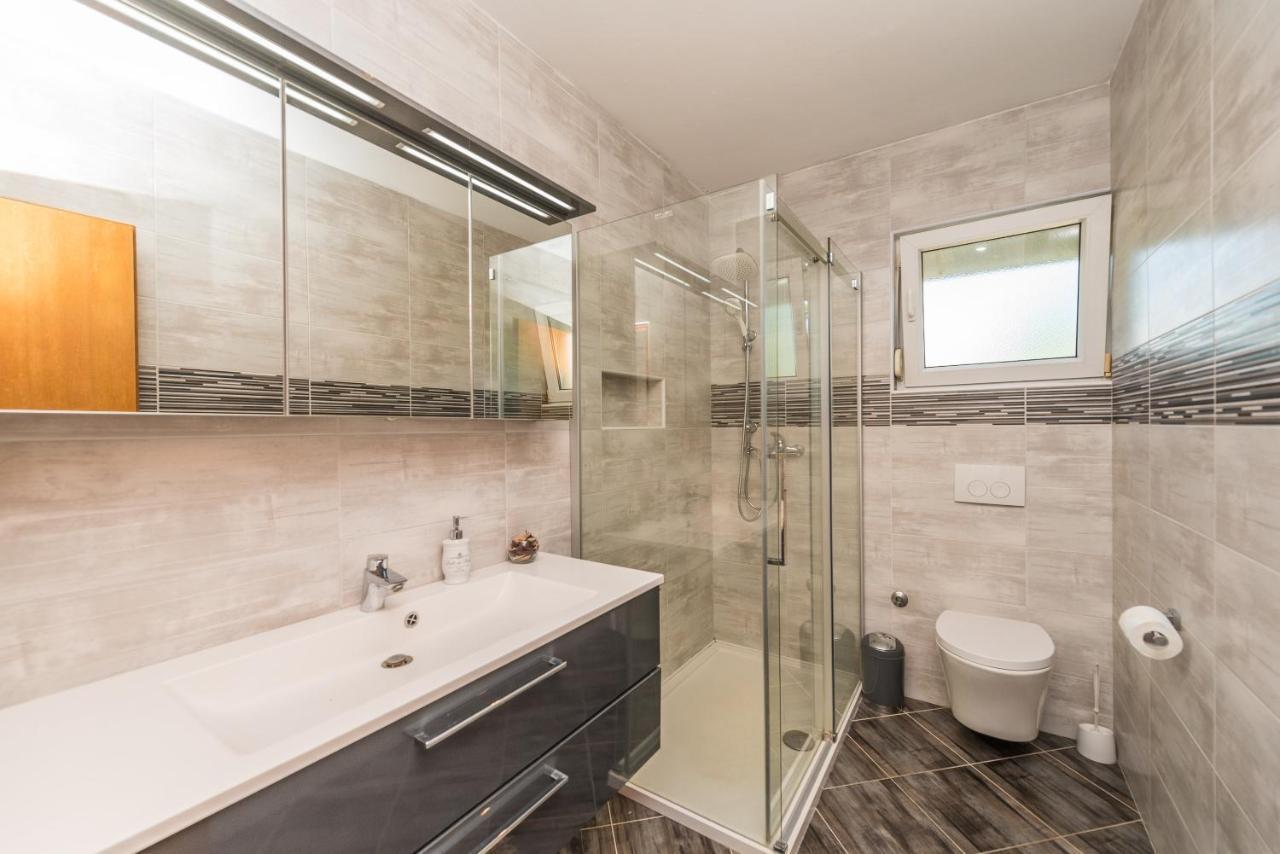 Nelly Apartments Привлака Екстериор снимка